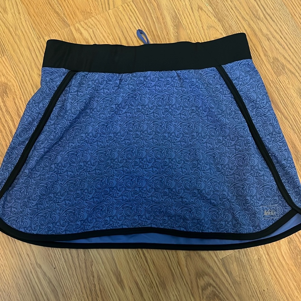 REI mini skort size small